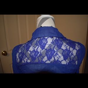 Crinkled blue blouse